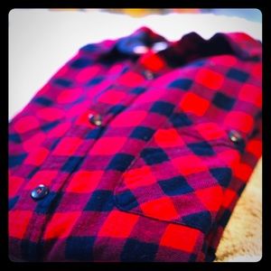 Men’s NWOT Buffalo  Plaid Long-Sleeves Polo ❤️